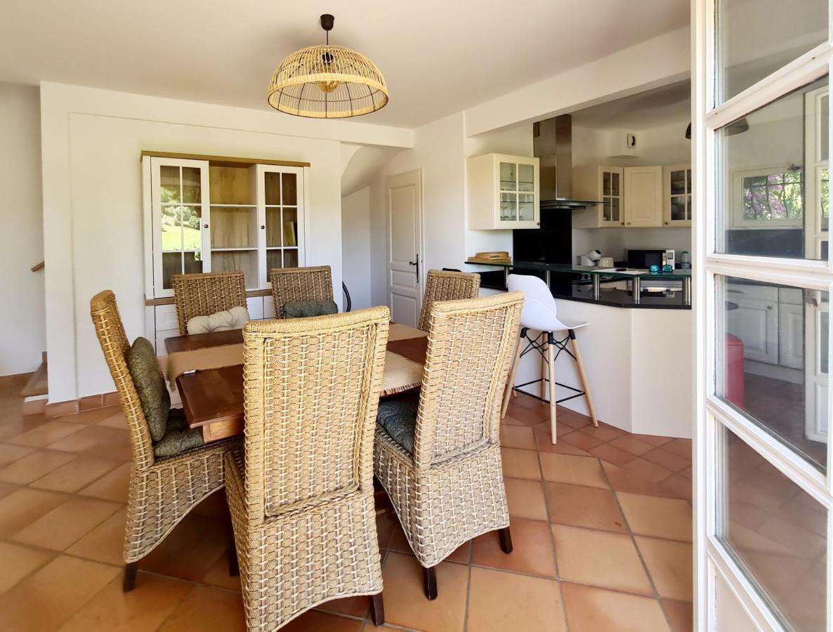 Superbe Villa-Domaine Avec Golf Piscine Et Tennis Сен-Сир-сюр-Мер Экстерьер фото