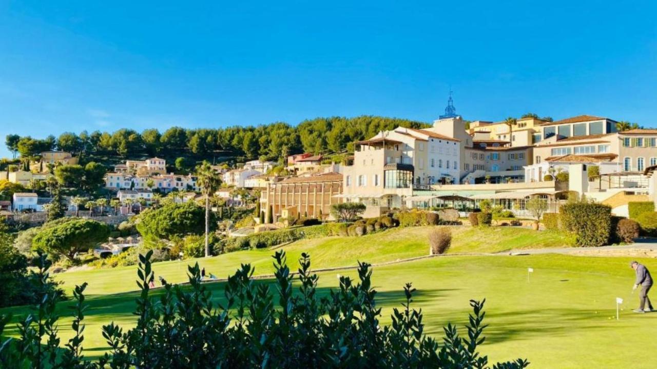 Superbe Villa-Domaine Avec Golf Piscine Et Tennis Сен-Сир-сюр-Мер Экстерьер фото