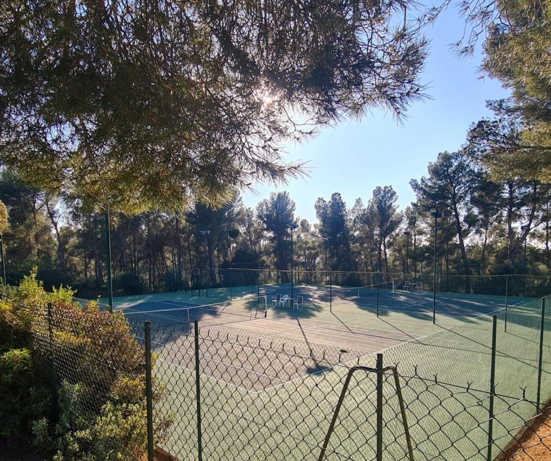 Superbe Villa-Domaine Avec Golf Piscine Et Tennis Сен-Сир-сюр-Мер Экстерьер фото